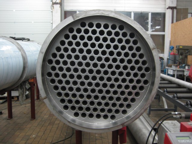 Heat exchanger tube sheet