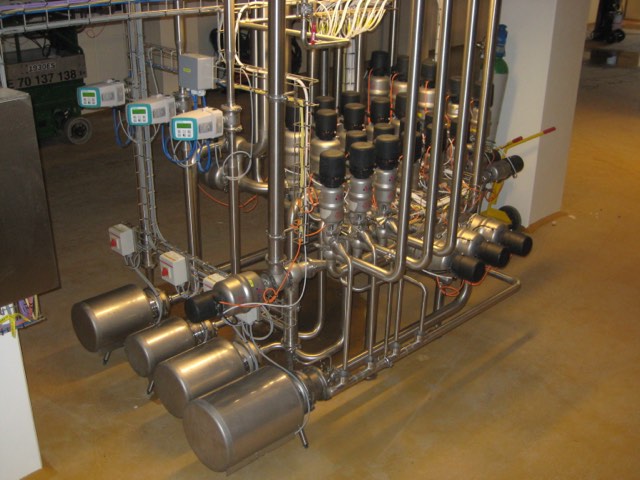 Process skid with valves and instrumentation