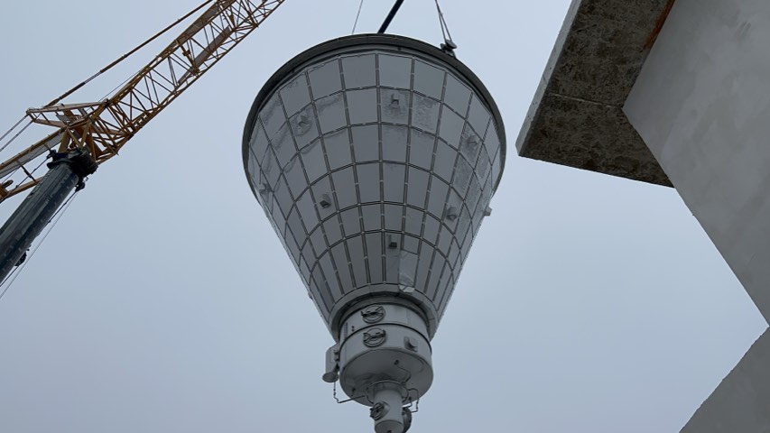 Dryer chamber cone during crane installation